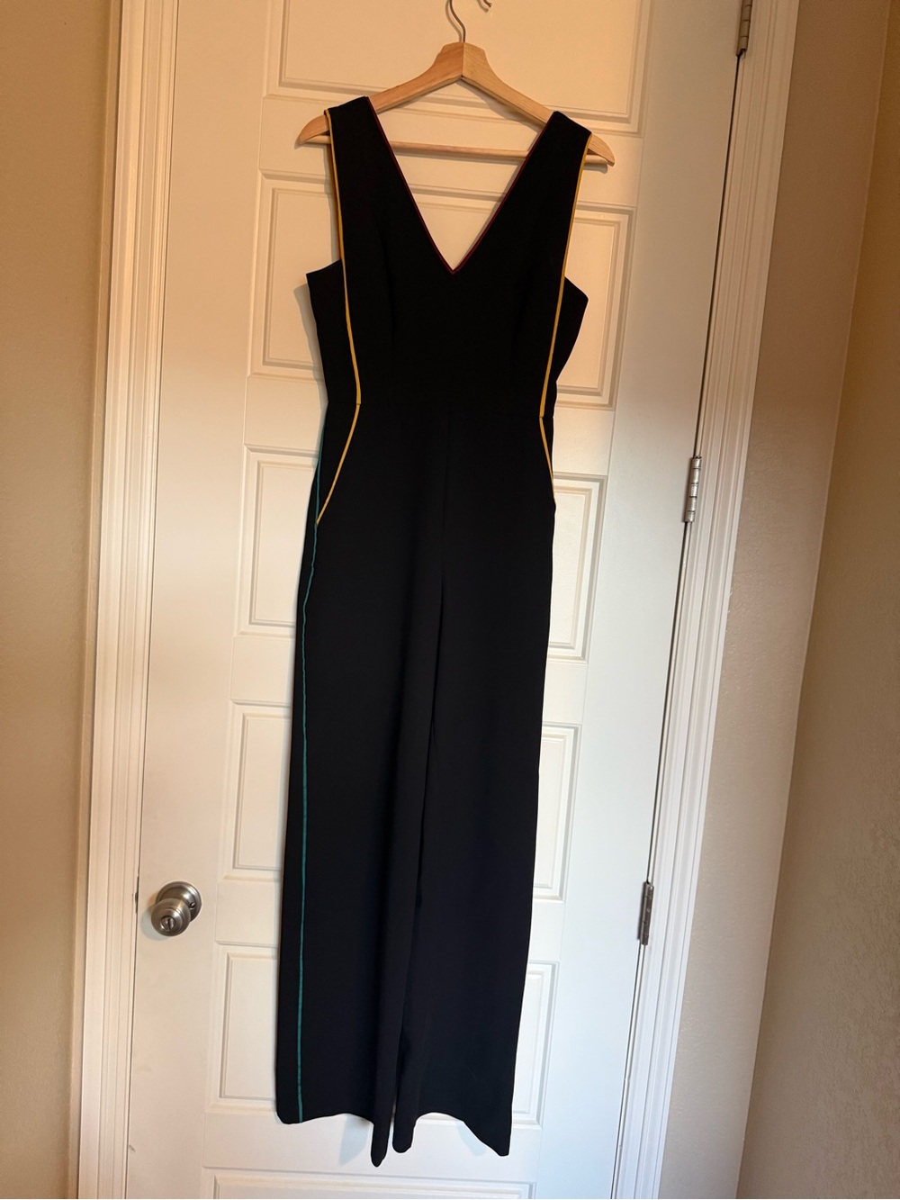 BCBG Generation Black Wide Leg Jumpsuit Colorblock Trim Sleeveless Size 2